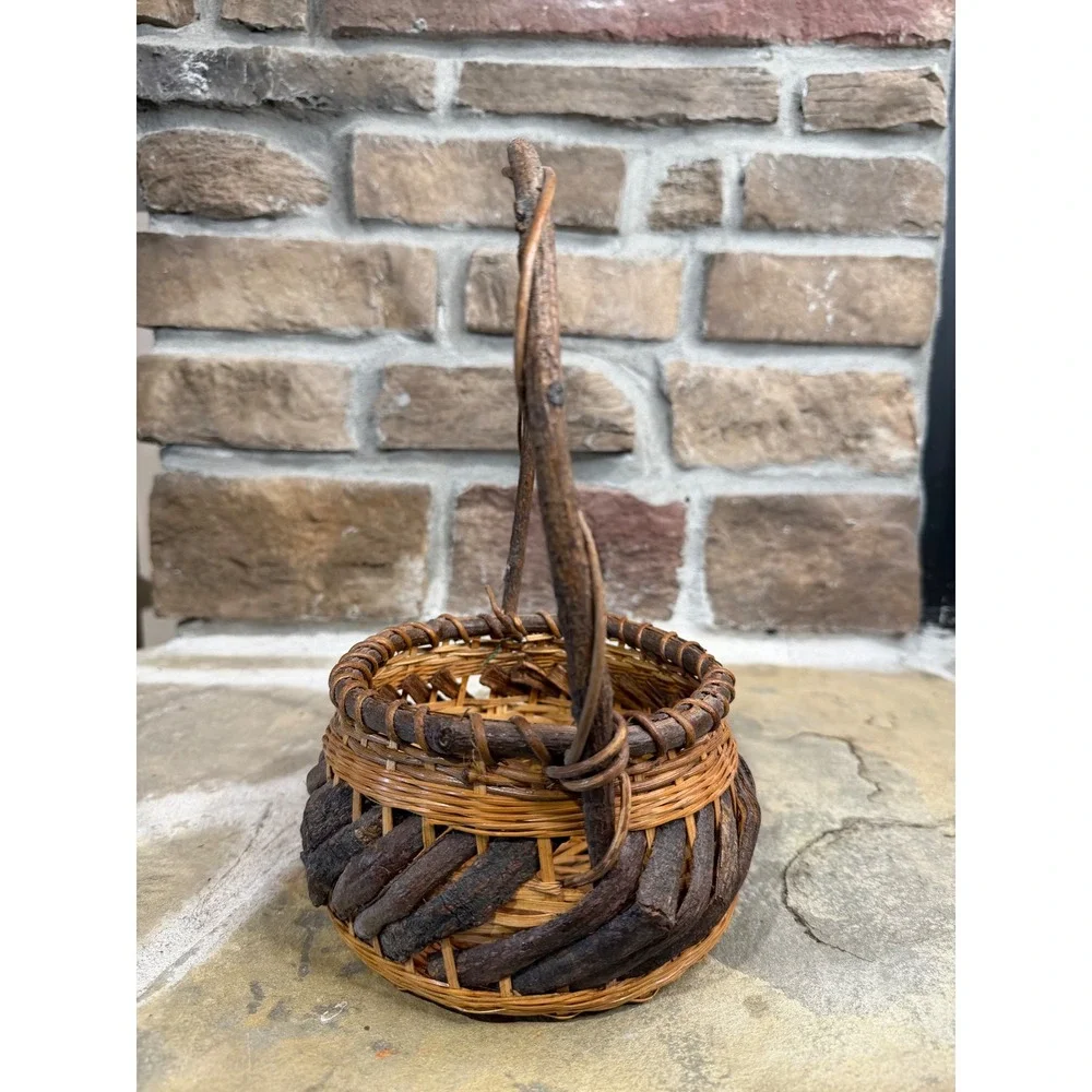 Rustic Handwoven Grapevine and Wicker Basket with‎ Natural Branch Handle Brown